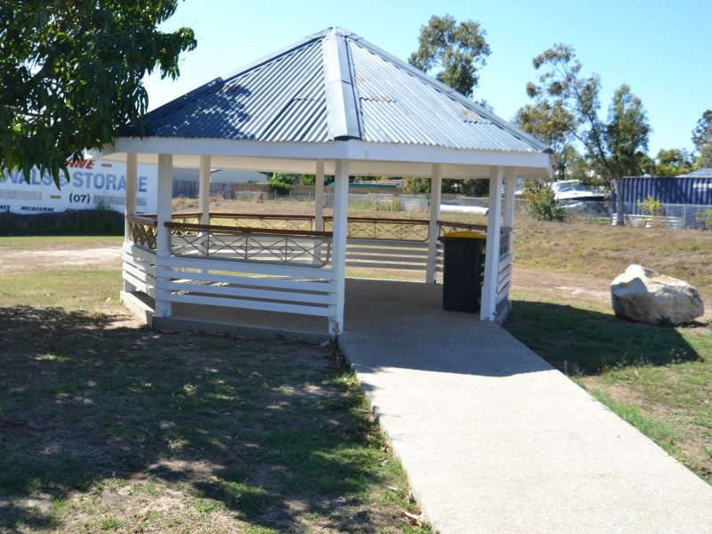 35 Dalrymple St, Bowen QLD 4805