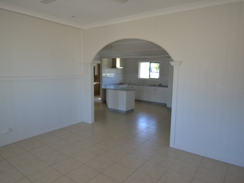 35 Dalrymple St, Bowen QLD 4805