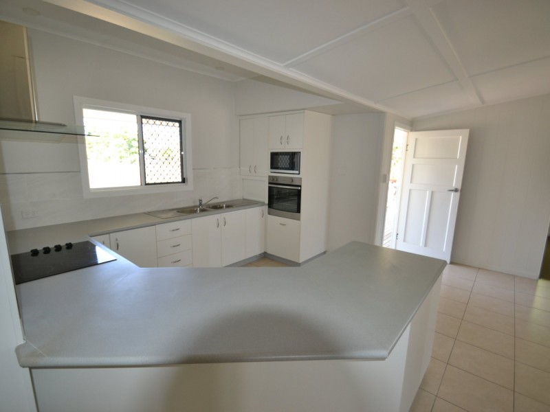 35 Dalrymple St, Bowen QLD 4805