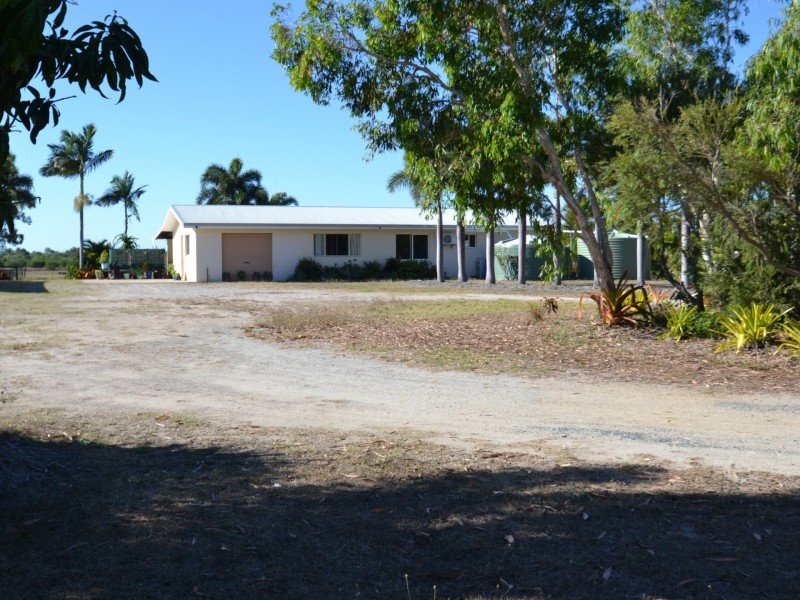 67 Avoca Rd, Bowen QLD 4805