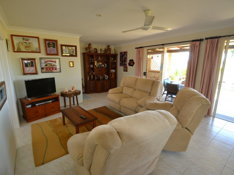 67 Avoca Rd, Bowen QLD 4805