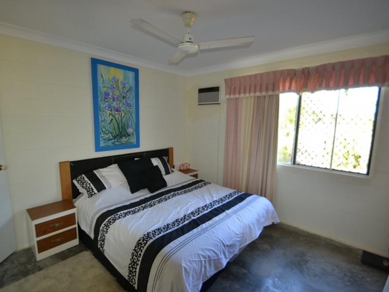 67 Avoca Rd, Bowen QLD 4805