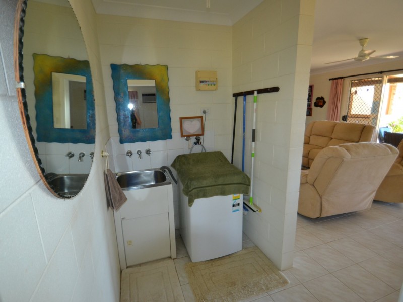 67 Avoca Rd, Bowen QLD 4805