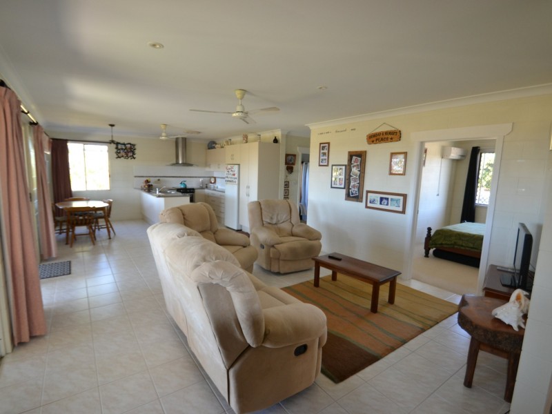 67 Avoca Rd, Bowen QLD 4805