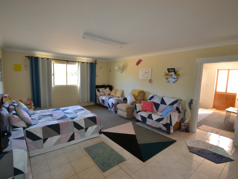 67 Avoca Rd, Bowen QLD 4805