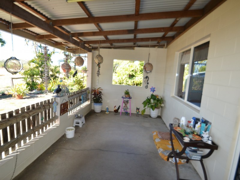 67 Avoca Rd, Bowen QLD 4805