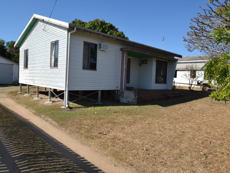 4 Denison st, Bowen QLD 4805