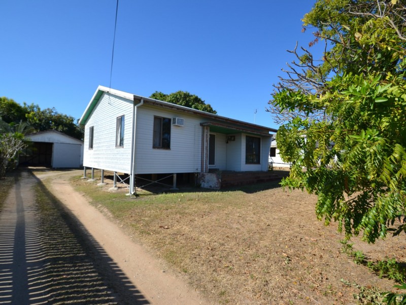 4 Denison st, Bowen QLD 4805