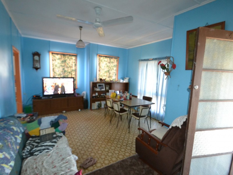 4 Denison st, Bowen QLD 4805
