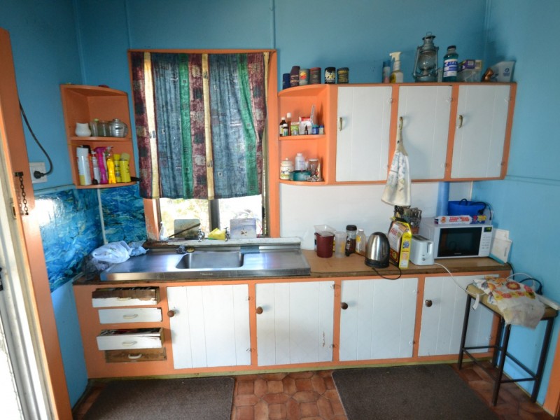 4 Denison st, Bowen QLD 4805