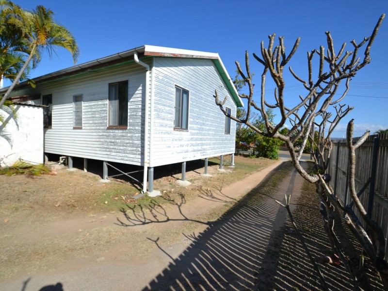 4 Denison st, Bowen QLD 4805
