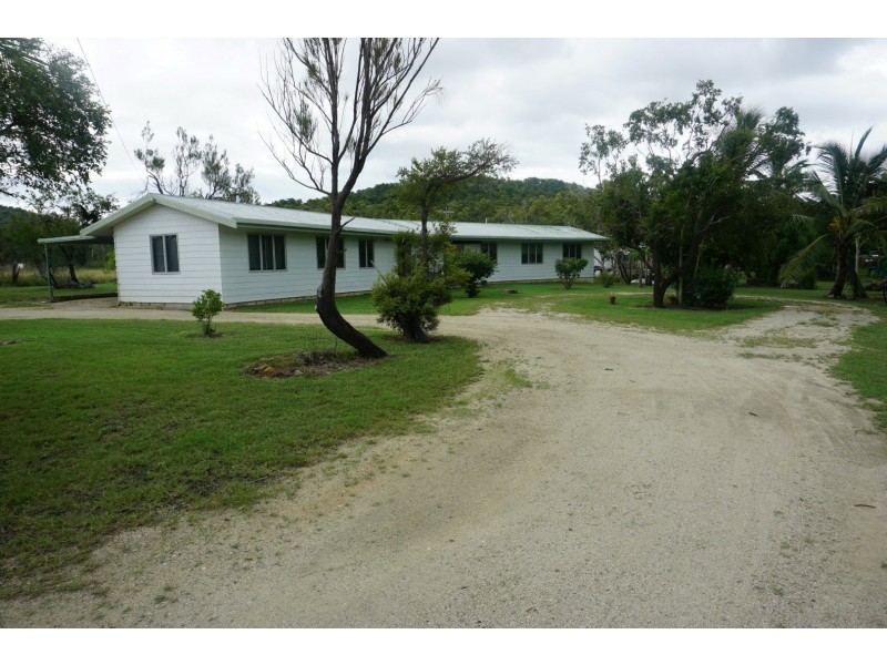 18289 Bruce Highway, Bowen QLD 4805