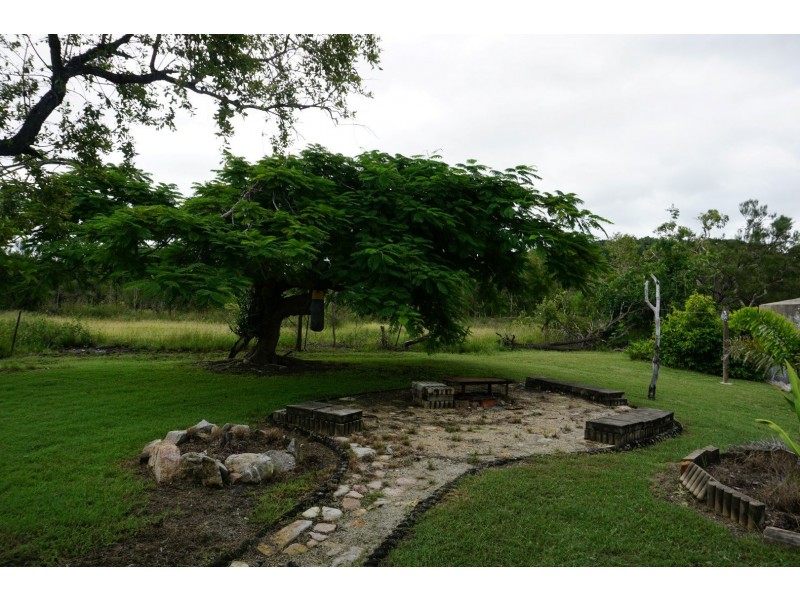 18289 Bruce Highway, Bowen QLD 4805