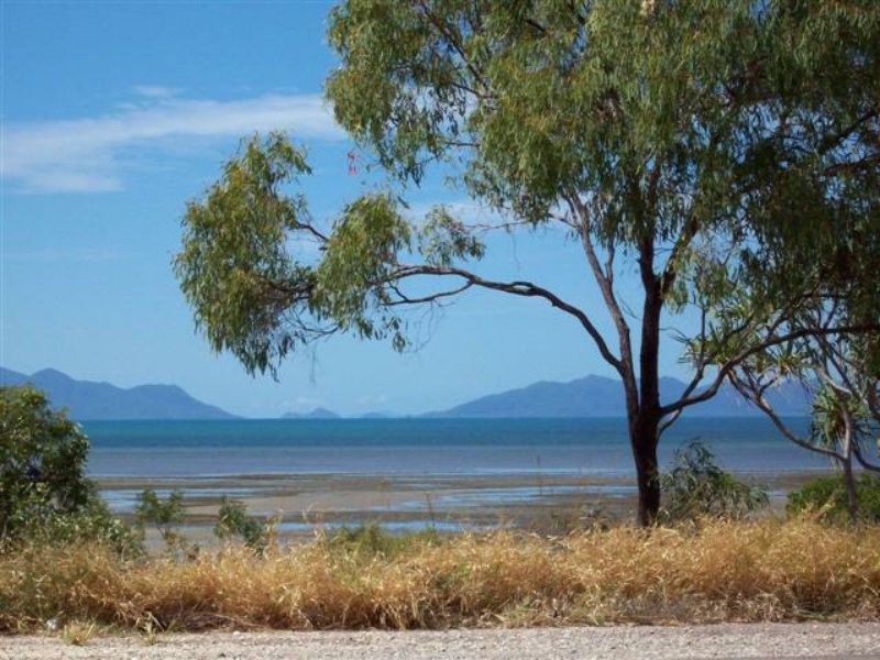 18289 Bruce Highway, Bowen QLD 4805