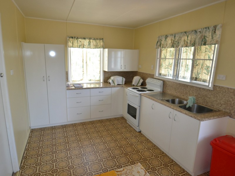 6 Livingstone st, Bowen QLD 4805