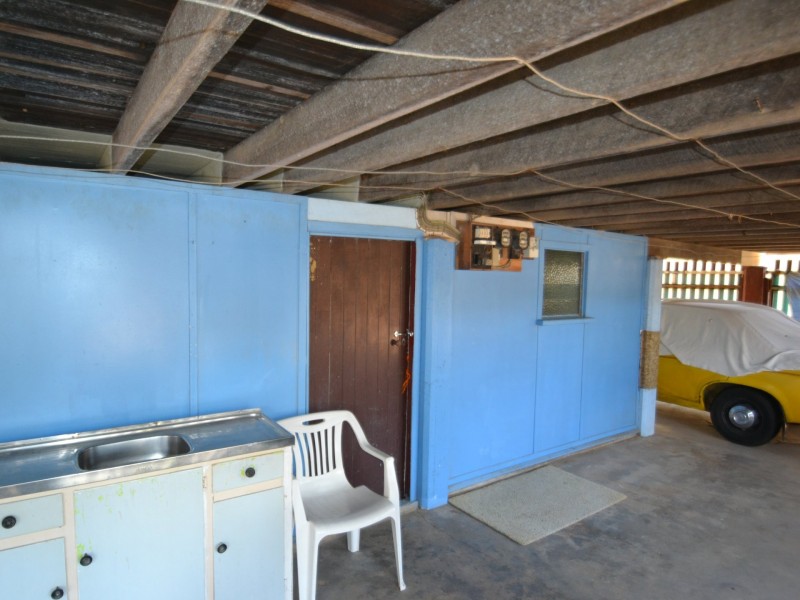 6 Livingstone st, Bowen QLD 4805