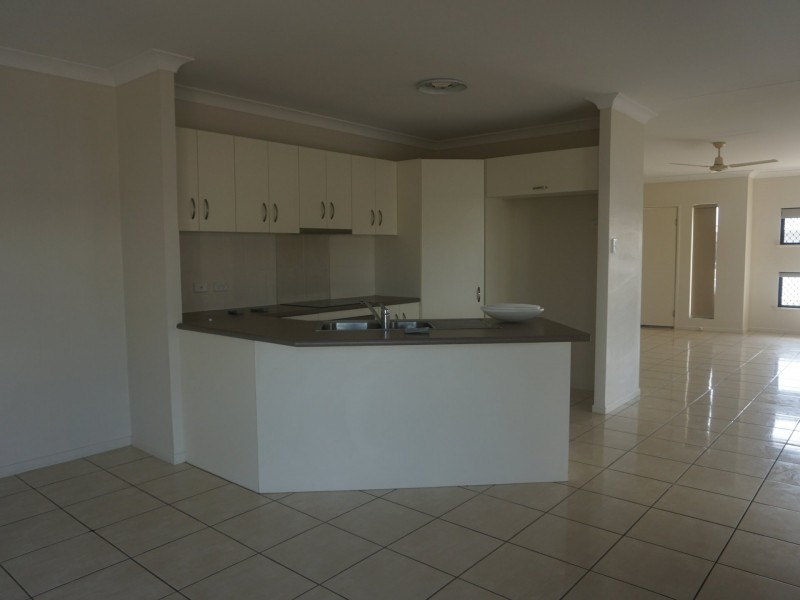 8 Cowrie Street, Bowen QLD 4805