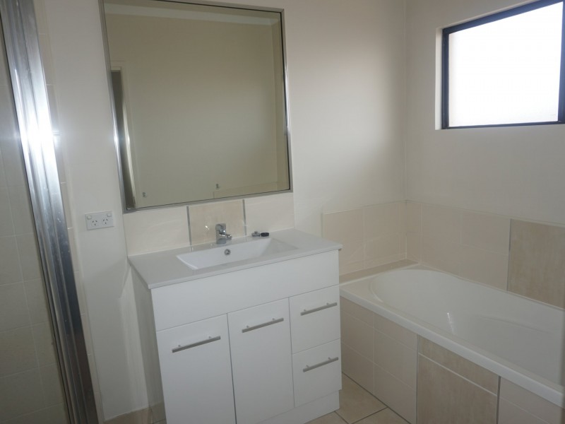 8 Cowrie Street, Bowen QLD 4805