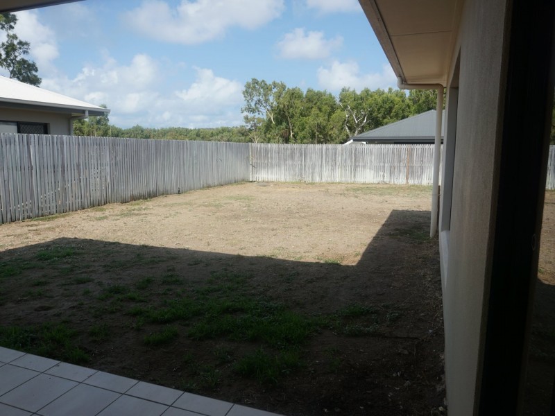 8 Cowrie Street, Bowen QLD 4805