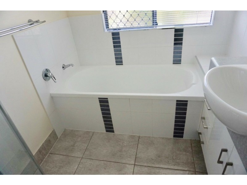 4 Lime Tree Crt, Bowen QLD 4805