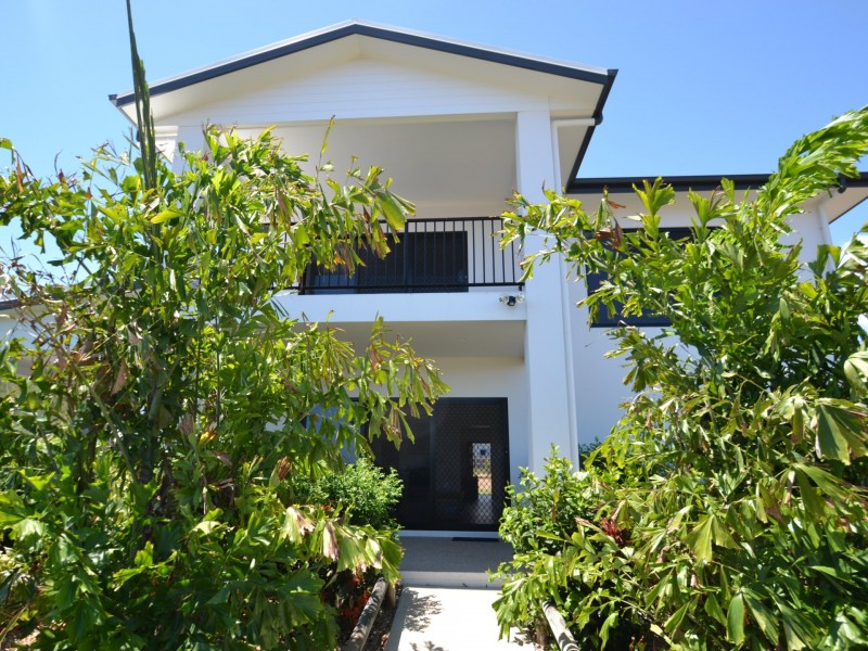 10 Bayside Crt, Bowen QLD 4805