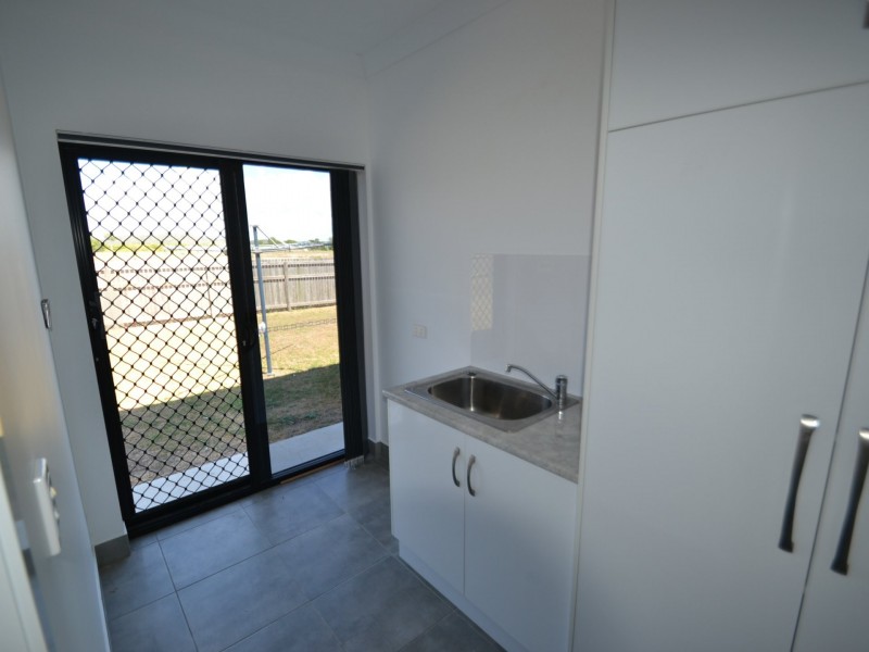 10 Bayside Crt, Bowen QLD 4805