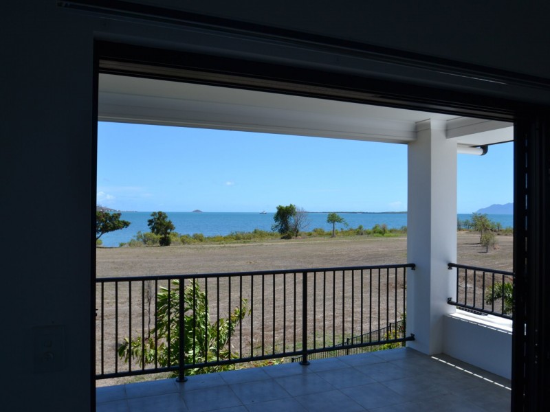 10 Bayside Crt, Bowen QLD 4805