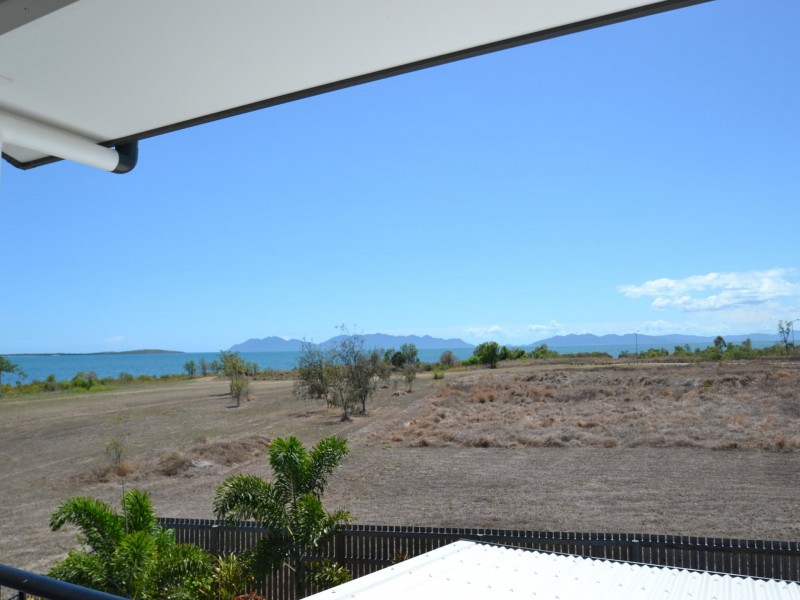 10 Bayside Crt, Bowen QLD 4805