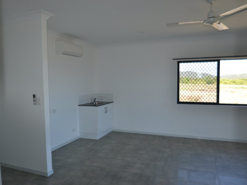 10 Bayside Crt, Bowen QLD 4805