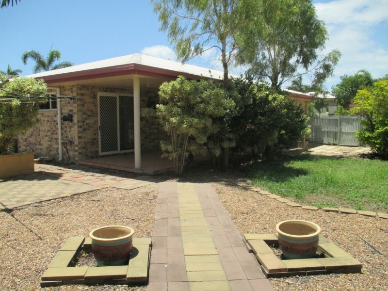 9 Oak Crescent, Bowen QLD 4805