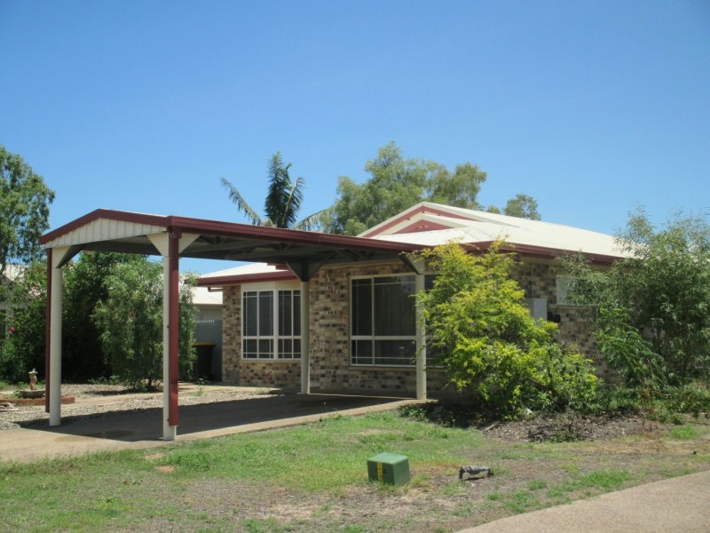 9 Oak Crescent, Bowen QLD 4805