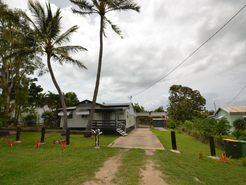123 Powell st, Bowen QLD 4805