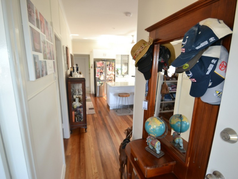 37 Livingstone st, Bowen QLD 4805