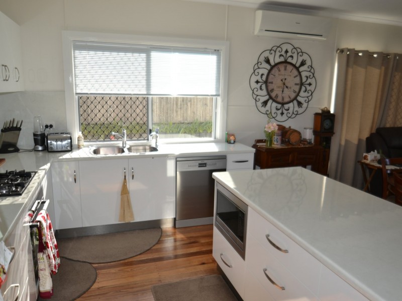 37 Livingstone st, Bowen QLD 4805