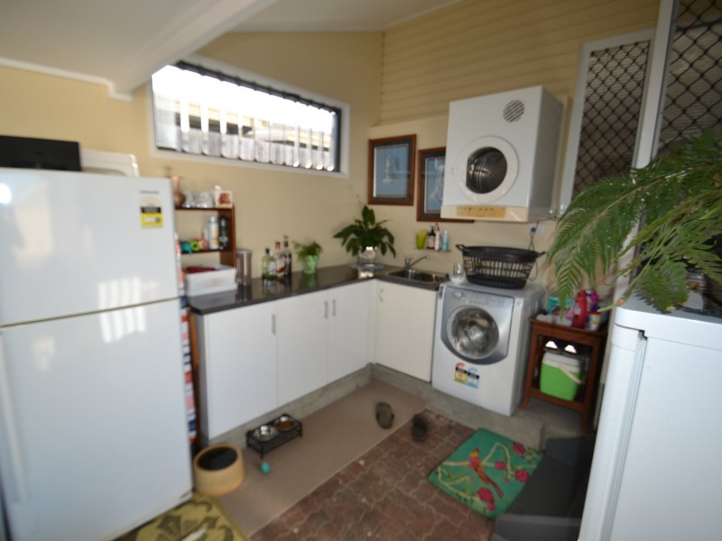 37 Livingstone st, Bowen QLD 4805