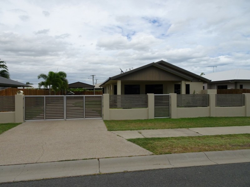 17 Lime Tree Court, Bowen QLD 4805