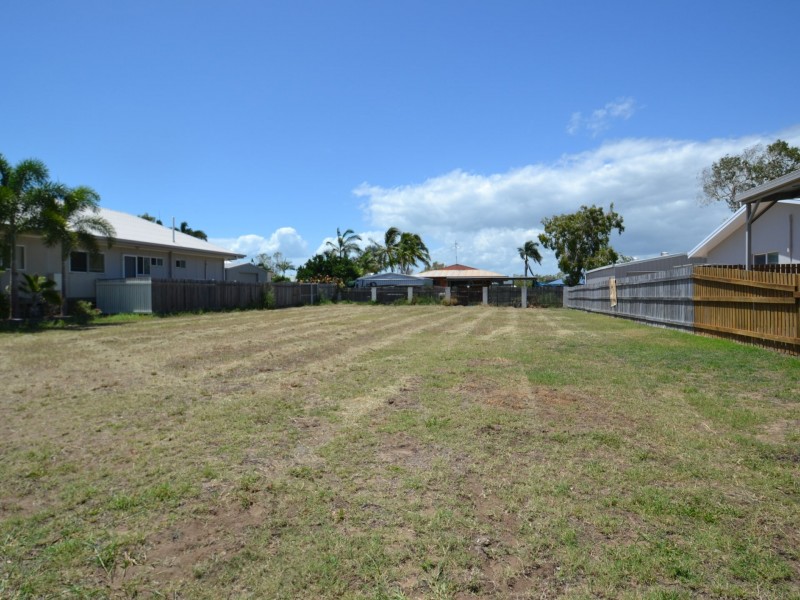 35 Coral st, Bowen QLD 4805