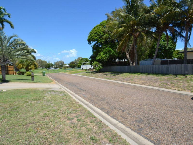 35 Coral st, Bowen QLD 4805