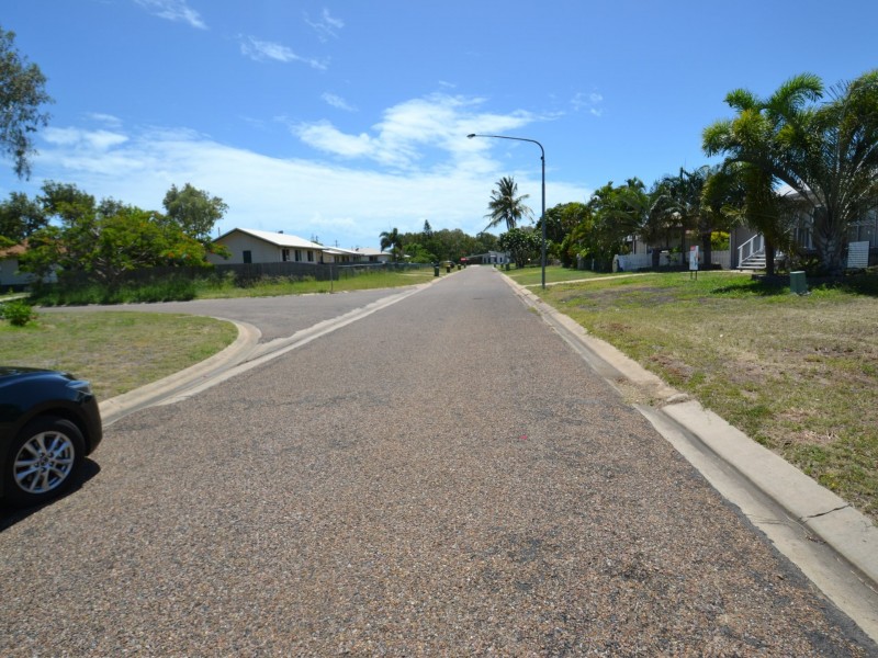 35 Coral st, Bowen QLD 4805