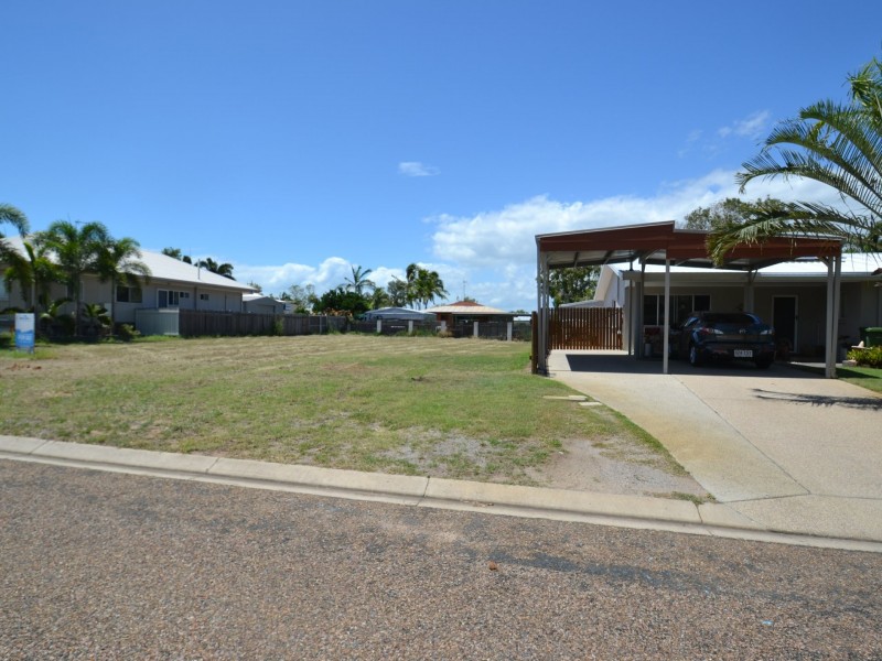35 Coral st, Bowen QLD 4805