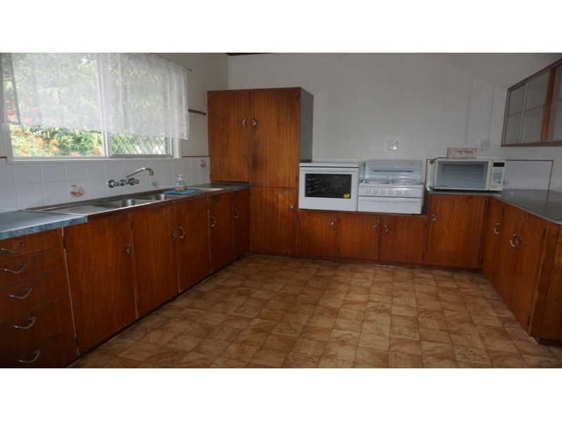 24 Field Street, Bowen QLD 4805