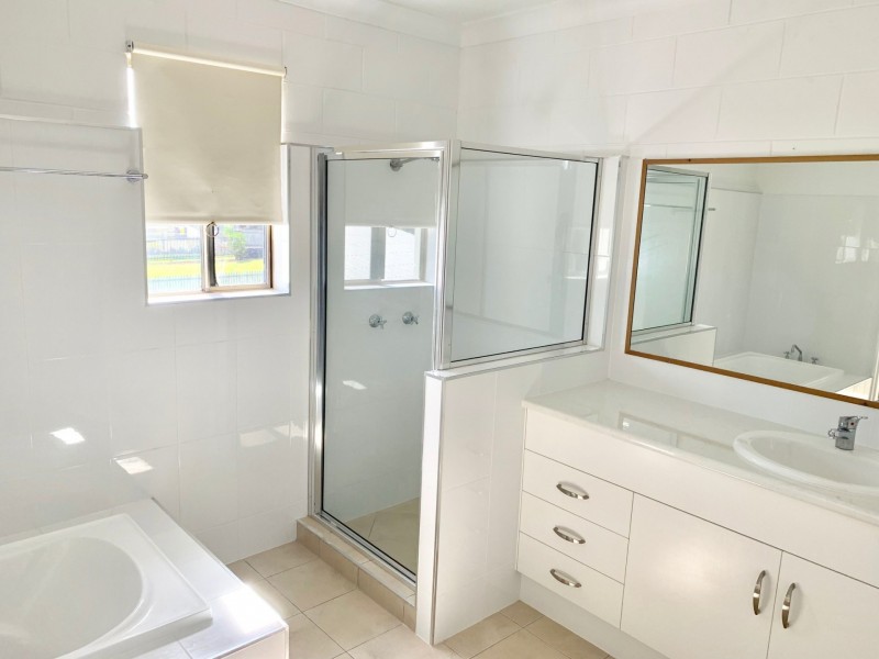 12 Wentworth St, Bowen QLD 4805