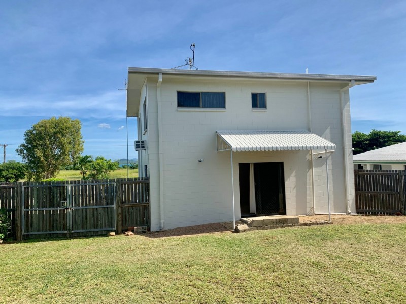 12 Wentworth St, Bowen QLD 4805