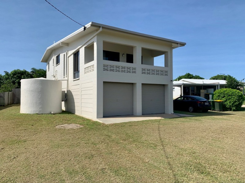 12 Wentworth St, Bowen QLD 4805