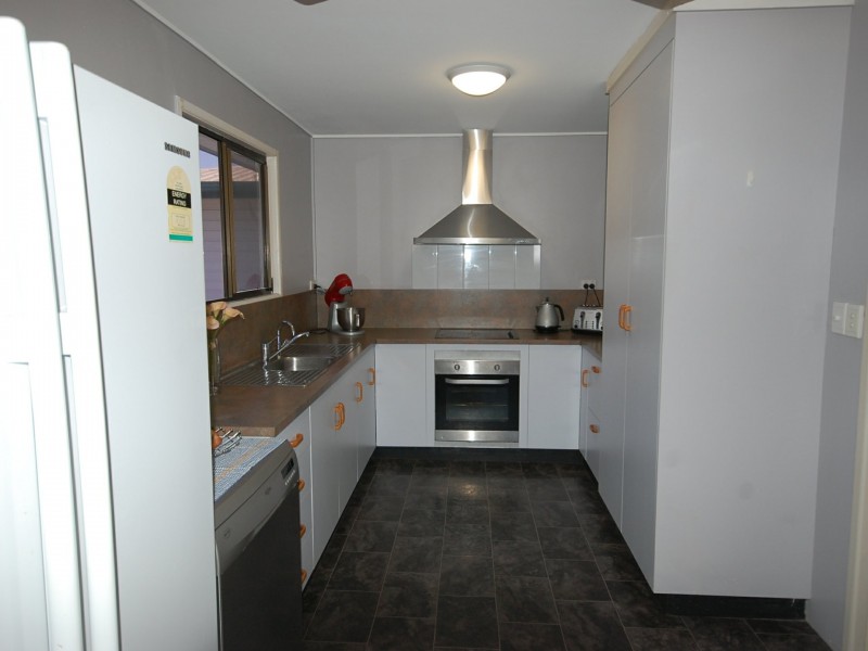 9 Eyles Rd, Bowen QLD 4805