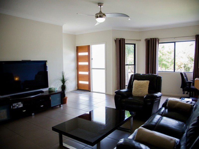 27 Leichhardt St, Bowen QLD 4805