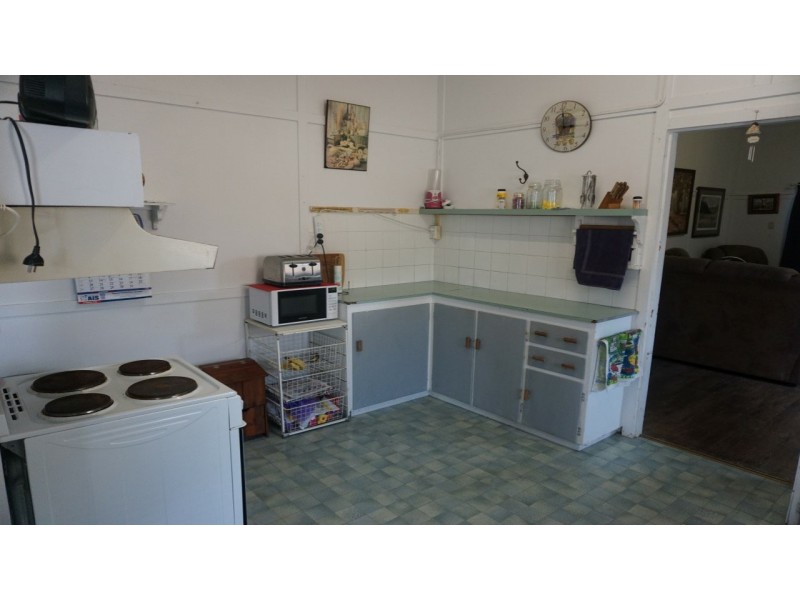 19 Murroona Street, Bowen QLD 4805