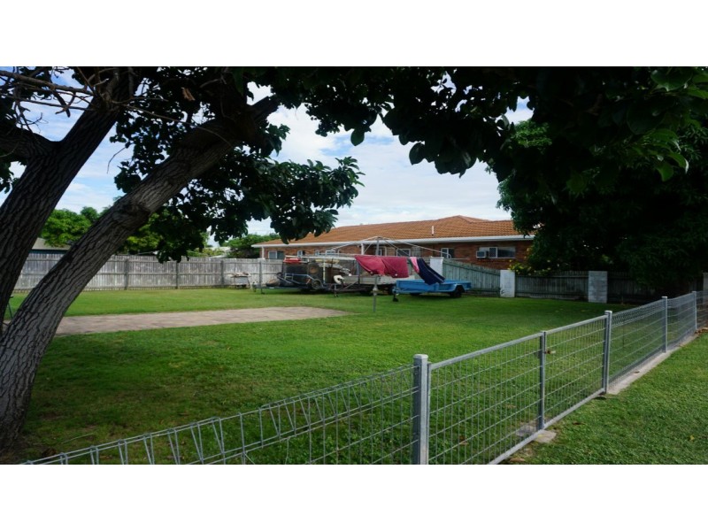 19 Murroona Street, Bowen QLD 4805
