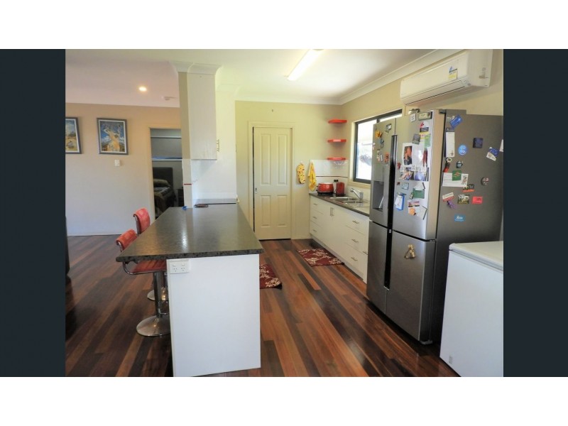 92 Drays Rd, Bowen QLD 4805