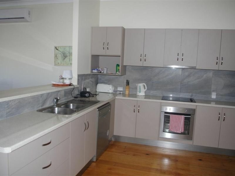 33 Herbert st, Bowen QLD 4805